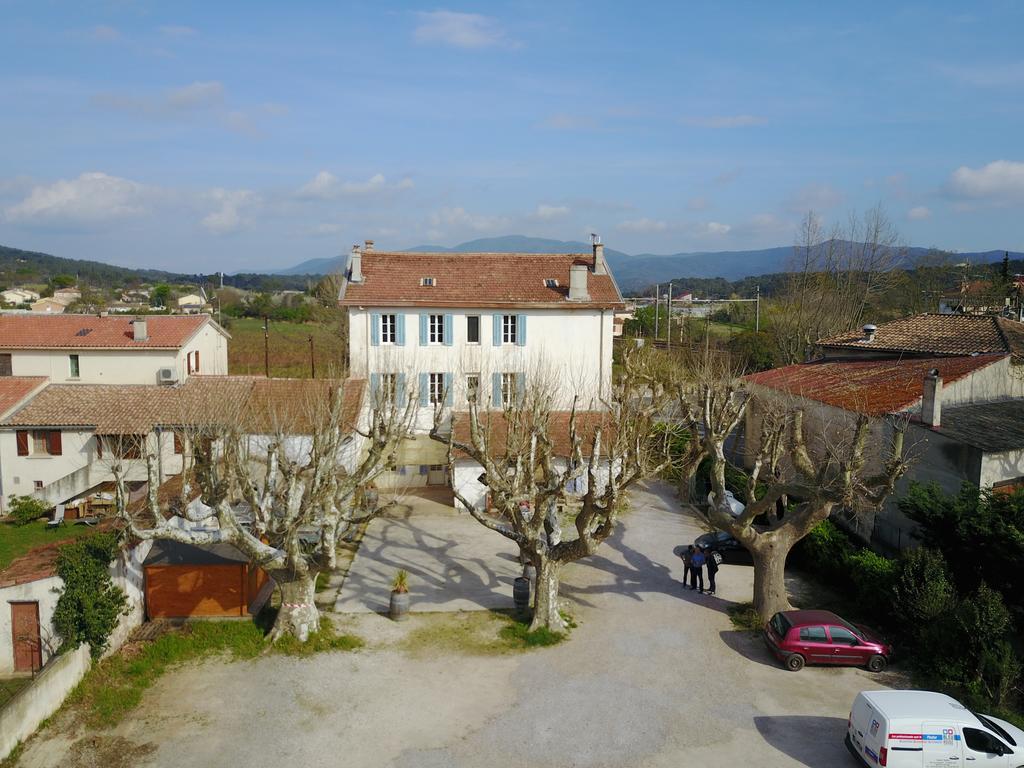 Hotel Restaurant Le Castel Fleuri Carnoules  Extérieur photo